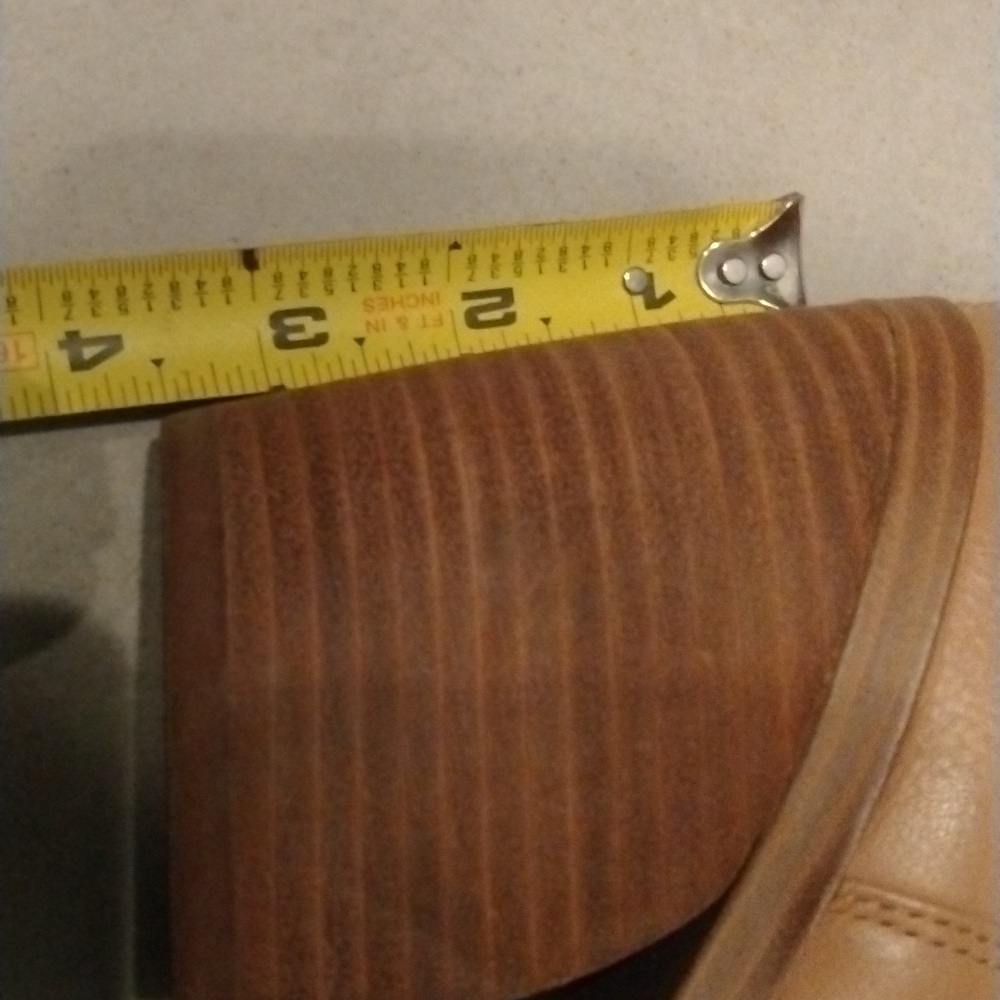 VINCE CAMUTO Ankle Boots. - Picture 14 of 14